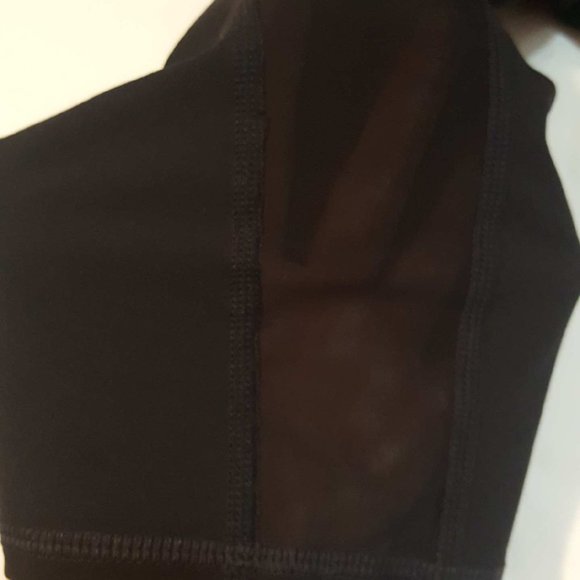 Athleta Dobby Action Crop Capri side pocket - Picture 6 of 7